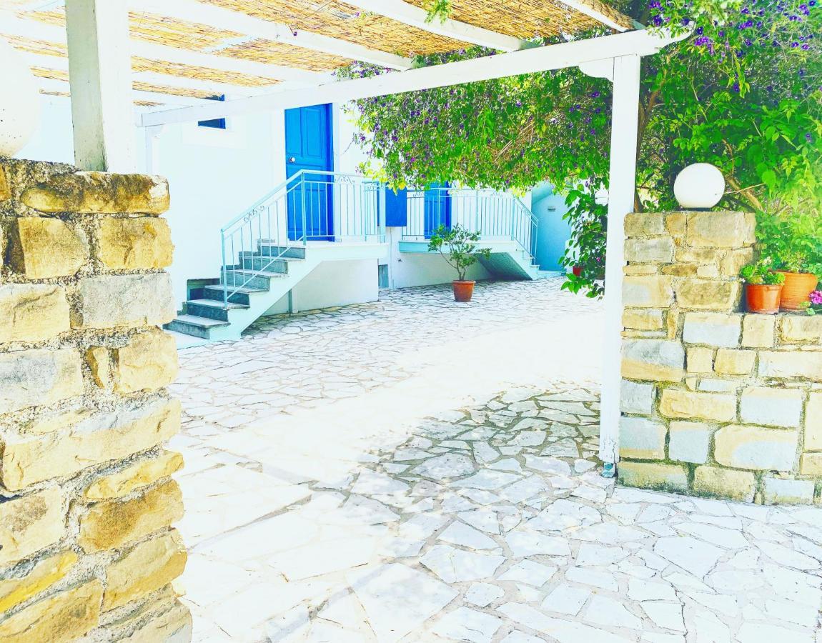 Ilias Apartments Finikounta Exterior foto