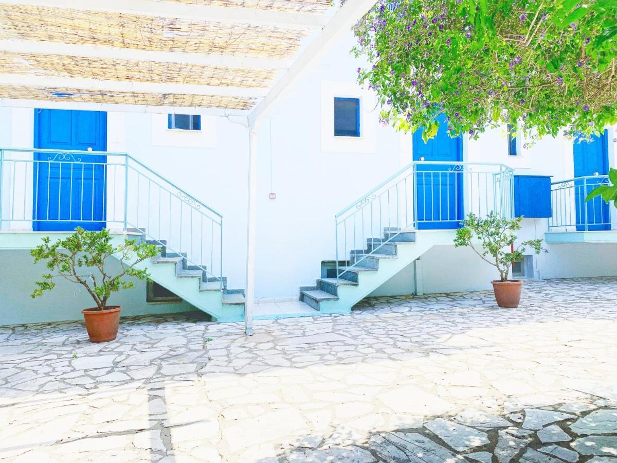 Ilias Apartments Finikounta Exterior foto